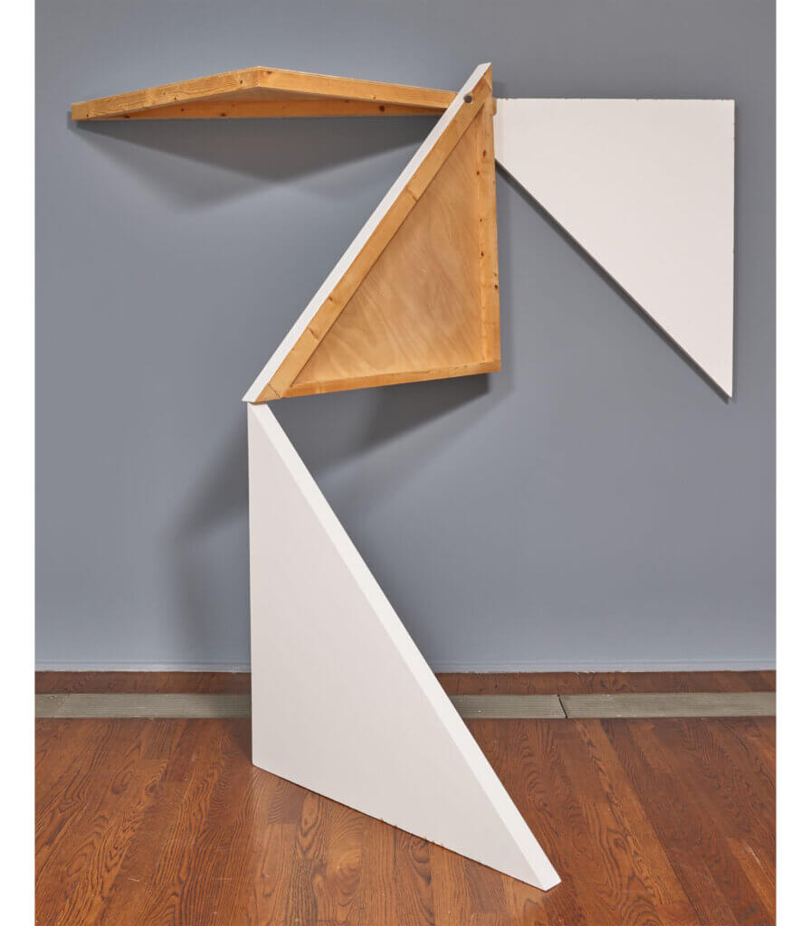 4 morceaux d’un carré (tableau) assemblés 2 par 2 perpendiculairement à l’aide d’un seul clou (4 pieces of a square (board) assembled 2 by 2 perpendicularly with a single nail)
